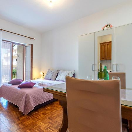 0-Bedroom Apartment in Stobrec Split Buitenkant foto