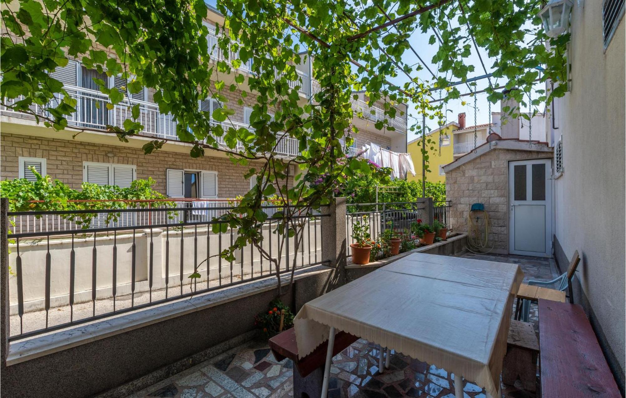 0-Bedroom Apartment in Stobrec Split Buitenkant foto
